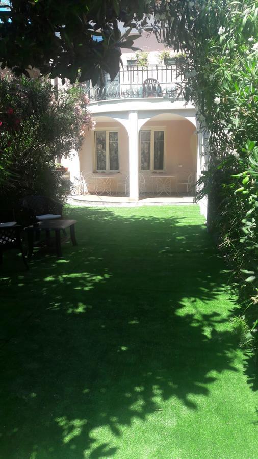 Hotel La Scogliera Bordighera Exteriör bild