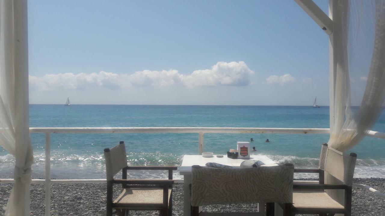 Hotel La Scogliera Bordighera Exteriör bild