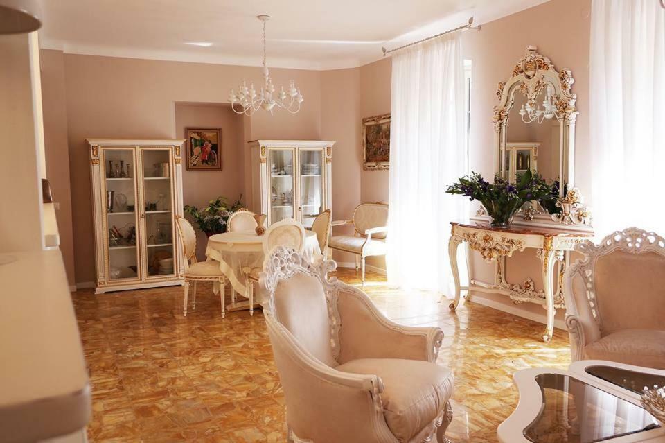 Hotel La Scogliera Bordighera Exteriör bild