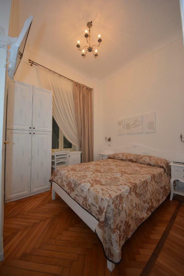 Hotel La Scogliera Bordighera Exteriör bild